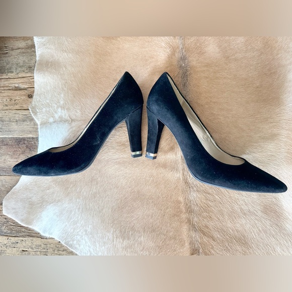 Anne Klein Shoes - Anne Klein Tonia Suede Black High Heels Gold Heel Band 9